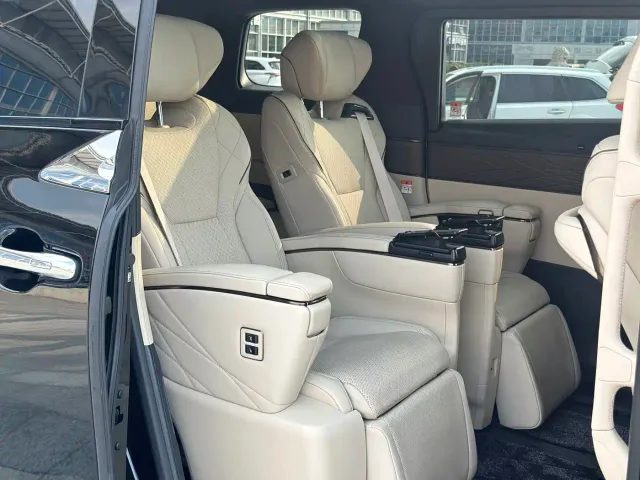 Toyota Vellfire — Фото автомобиля 8
