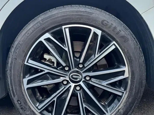 GAC Trumpchi E8 — Фото автомобиля 8