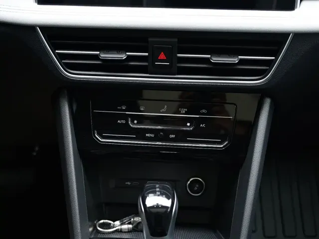 Volkswagen Tiguan L — Фото автомобиля 12