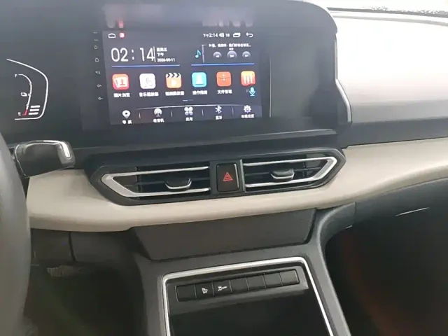 Dongfeng Fengshen E70 — Фото автомобиля 8