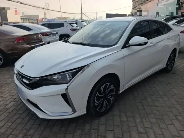 Фотография автомобиля — Dongfeng Yixuan