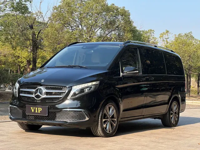 Фотография автомобиля — Mercedes-Benz V-Class