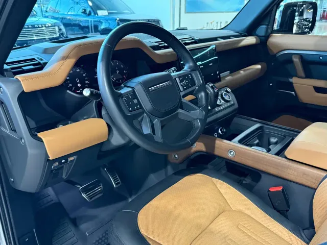 Land Rover Defender — Фото автомобиля 5