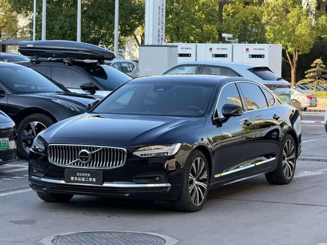 Фотография автомобиля — Volvo S90