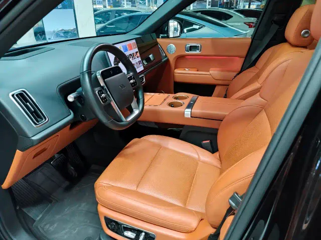 Li Auto L8 — Фото автомобиля 5