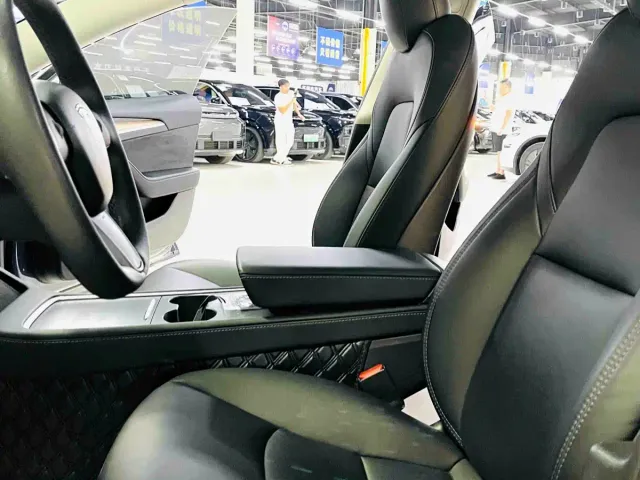 Tesla Model 3 — Фото автомобиля 7