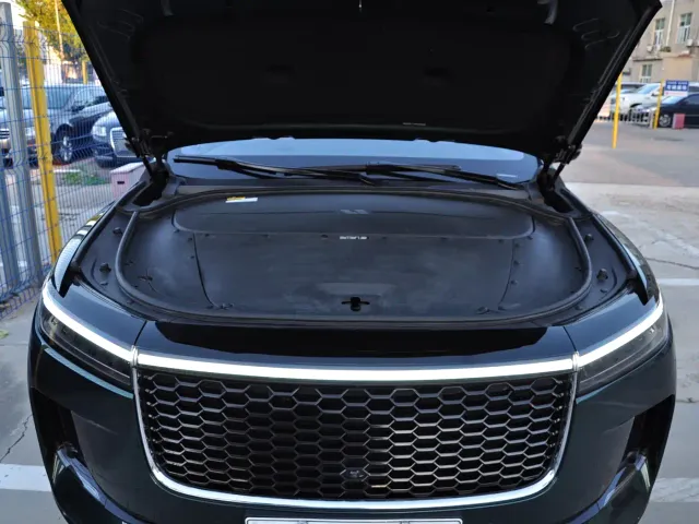 Li Auto ONE — Фото автомобиля 15