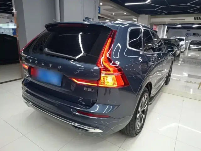 Volvo XC60 — Фото автомобиля 6