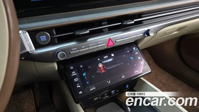 Hyundai Grandeur Grandeur (GN7) 2.5 Бензин 2WD — Фото автомобиля 17
