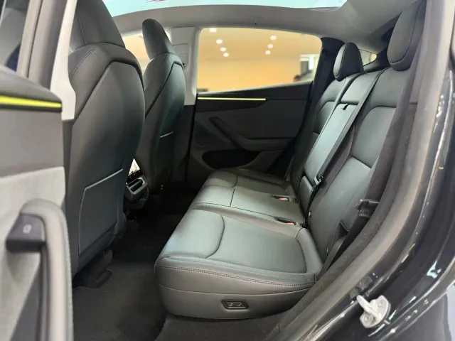 Tesla Model Y — Фото автомобиля 4