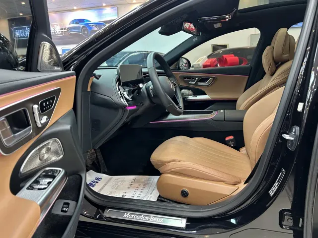 Mercedes-Benz E-Class — Фото автомобиля 4
