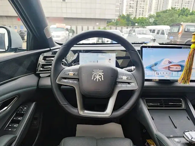 BYD Qin L — Фото автомобиля 10