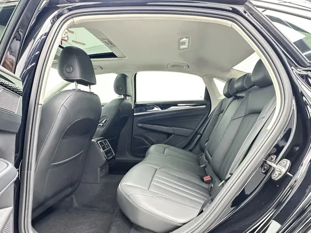 Volkswagen Passat — Фото автомобиля 5