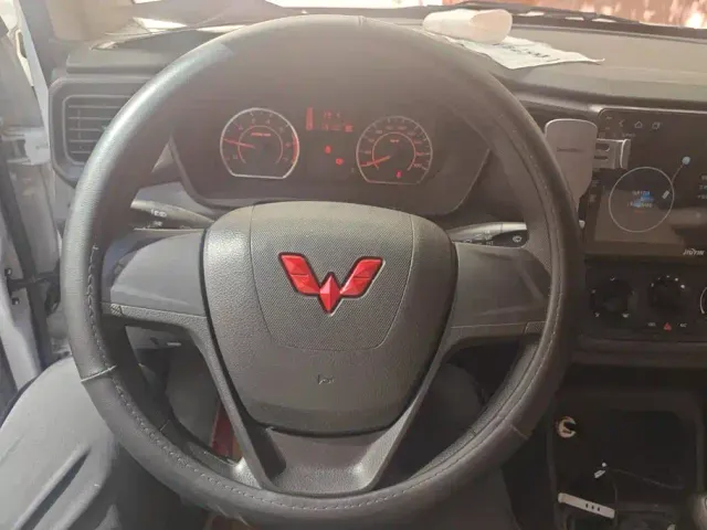 Wuling Hongguang V — Фото автомобиля 15