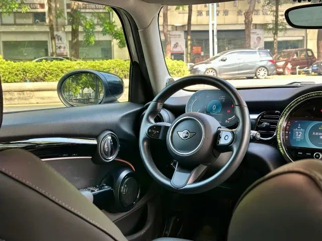 MINI Hatch — Фото автомобиля 23