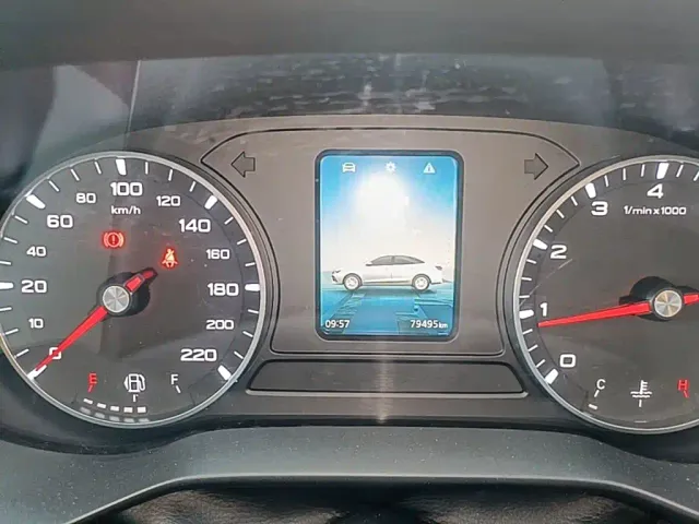 Roewe i5 — Фото автомобиля 11