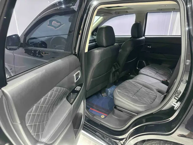 Mitsubishi Outlander — Фото автомобиля 16