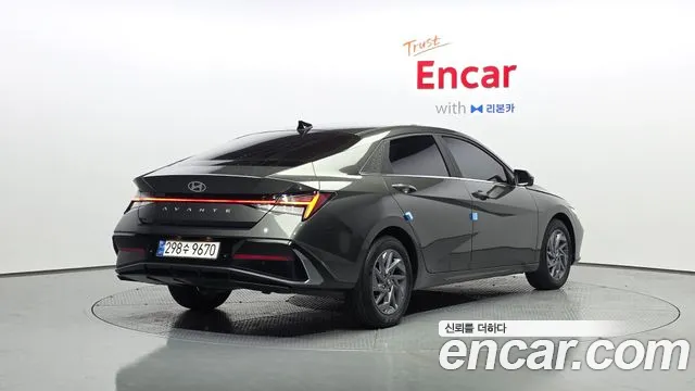 Hyundai Avante CN7 — Фото автомобиля 2