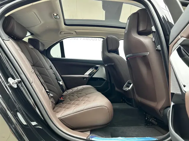 BMW 7 Series — Фото автомобиля 23