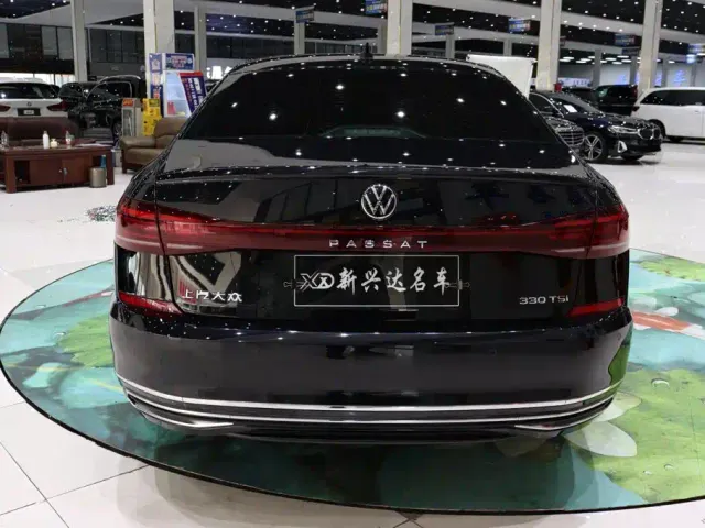 Volkswagen Passat — Фото автомобиля 5