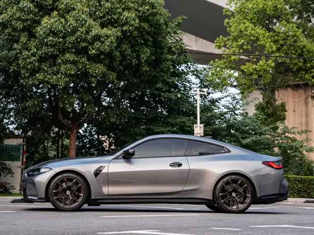 BMW M4 — Фото автомобиля 3