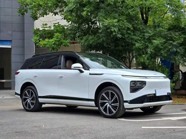Xpeng G9 — Фото автомобиля 3