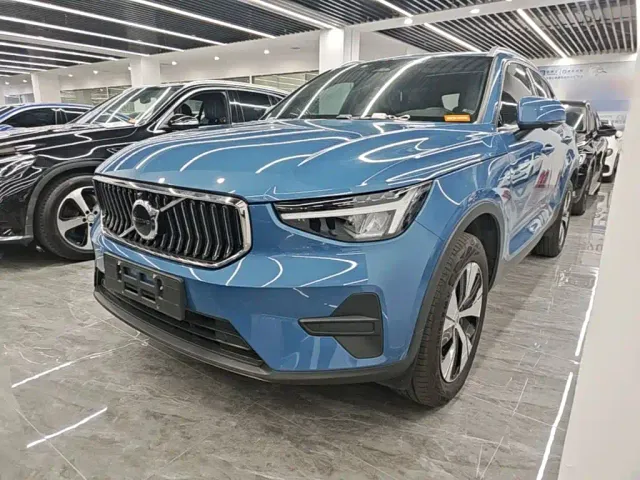 Фотография автомобиля — Volvo XC40