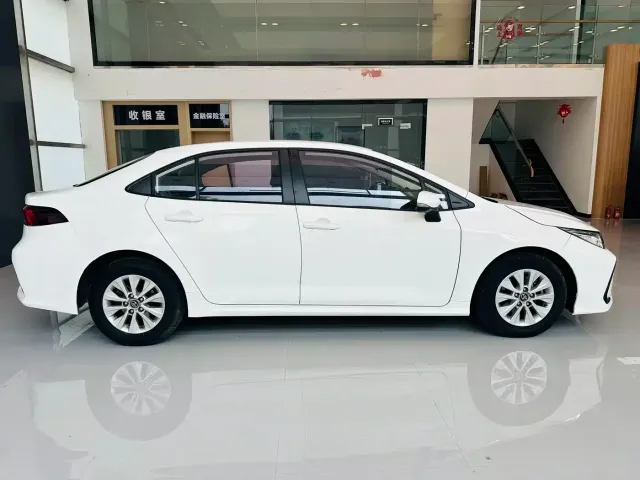 Toyota Corolla — Фото автомобиля 6