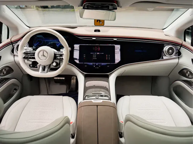 Mercedes-Benz EQS AMG — Фото автомобиля 15