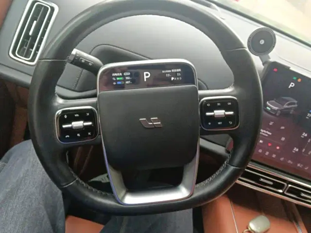 Li Auto L8 — Фото автомобиля 15
