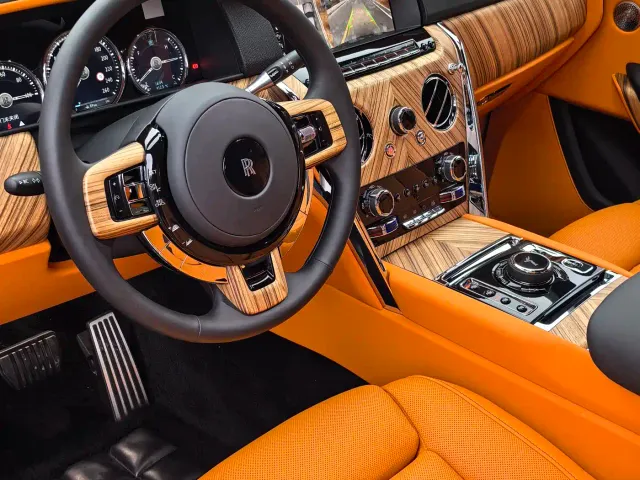 Rolls-Royce Cullinan — Фото автомобиля 11