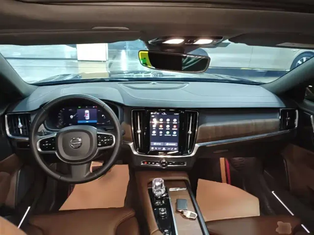 Volvo S90 — Фото автомобиля 9