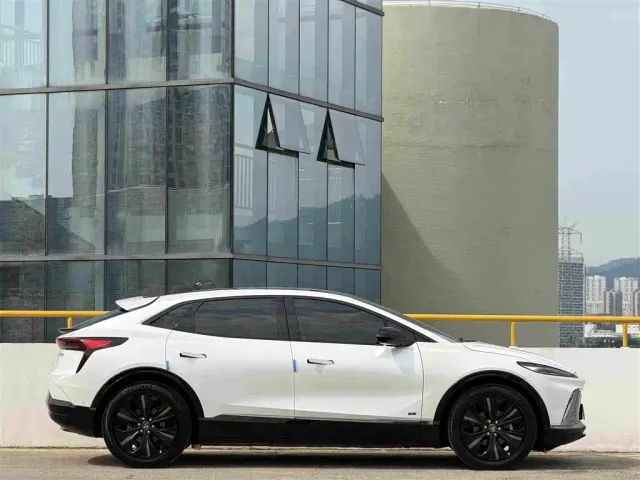 Buick E4 — Фото автомобиля 7