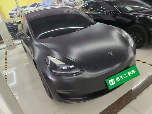 Tesla Model 3 — Фото автомобиля 3