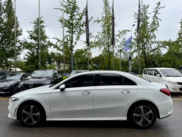 Mercedes-Benz A-Class — Фото автомобиля 3