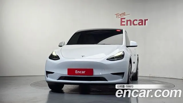 Tesla Model Y — Фото автомобиля 2