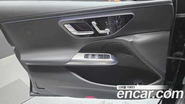 Mercedes-Benz E-Class — Фото автомобиля 24