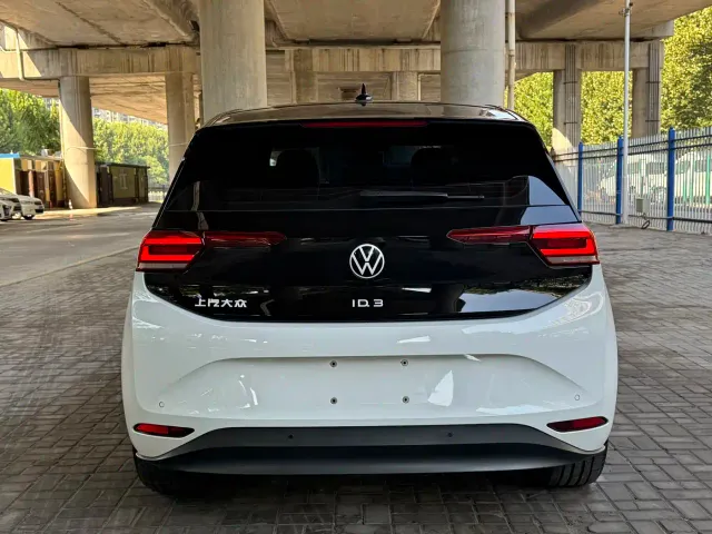 Volkswagen ID.3 — Фото автомобиля 7