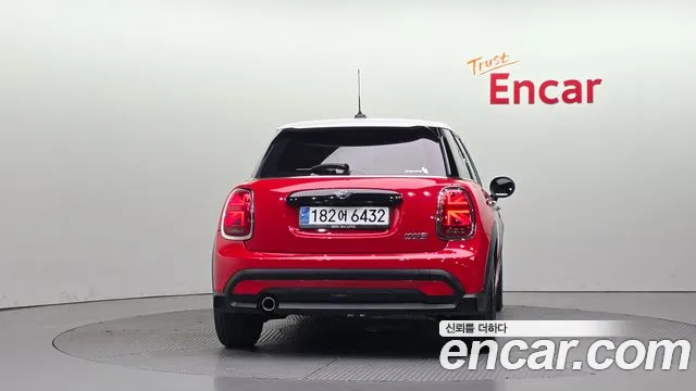 MINI Cooper — Фото автомобиля 4