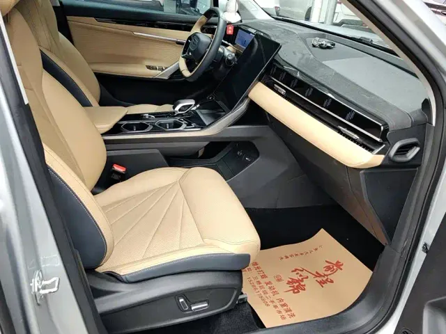 Geely Boyue L — Фото автомобиля 7
