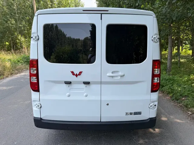 Wuling Yangguang — Фото автомобиля 4