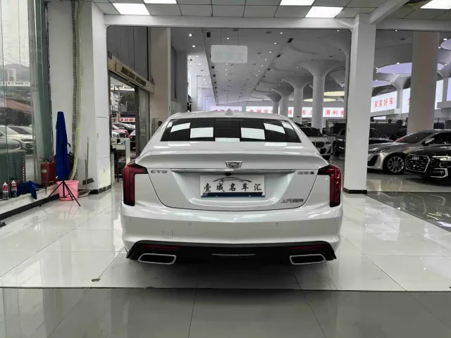 Cadillac CT5 — Фото автомобиля 5