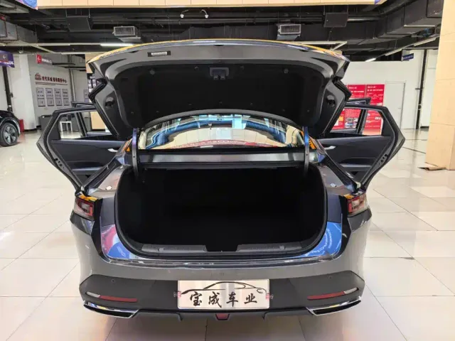 Changan Eado — Фото автомобиля 15
