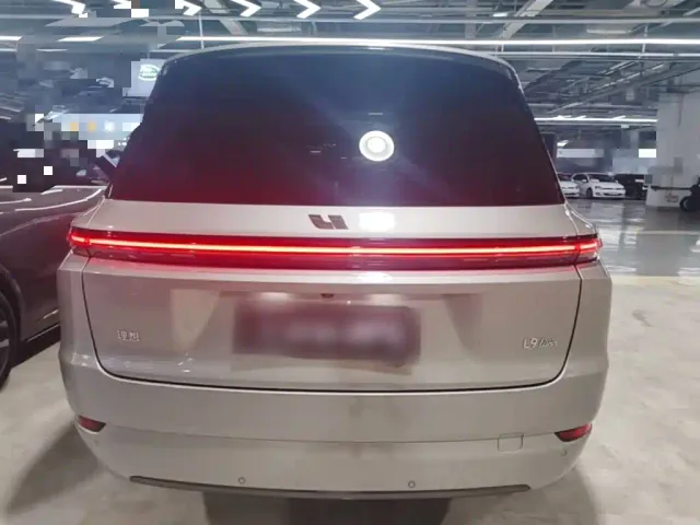 Li Auto L9 — Фото автомобиля 5