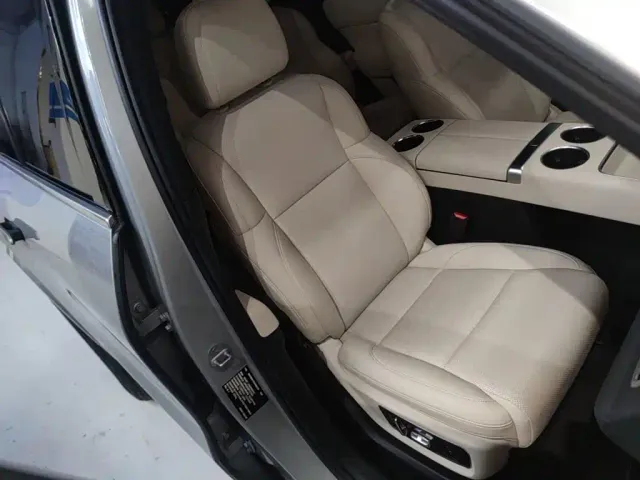 Li Auto L8 — Фото автомобиля 24