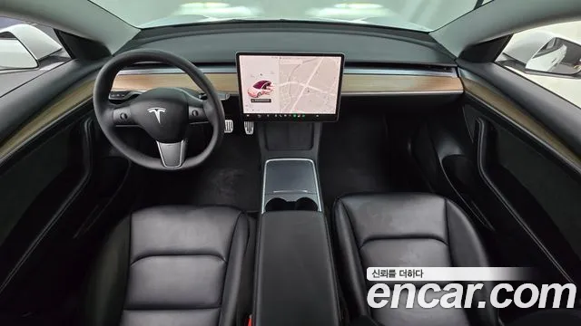 Tesla Model 3 — Фото автомобиля 7