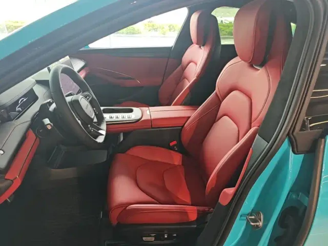 Xiaomi SU7 — Фото автомобиля 14