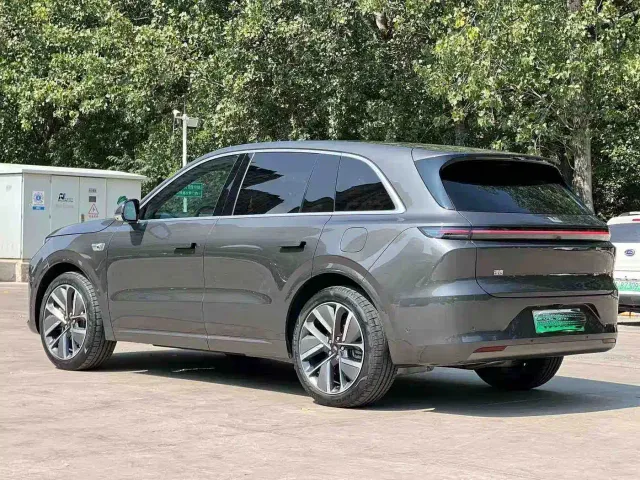 Li Auto L6 — Фото автомобиля 7