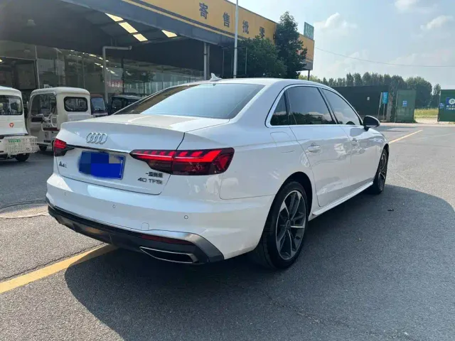 Audi A4L — Фото автомобиля 9