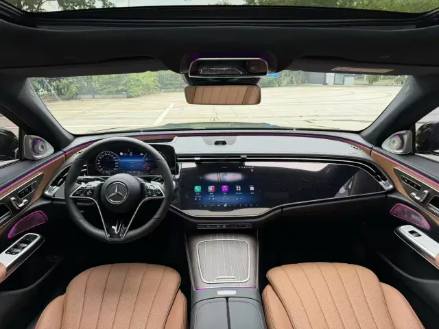 Mercedes-Benz E-Class — Фото автомобиля 4